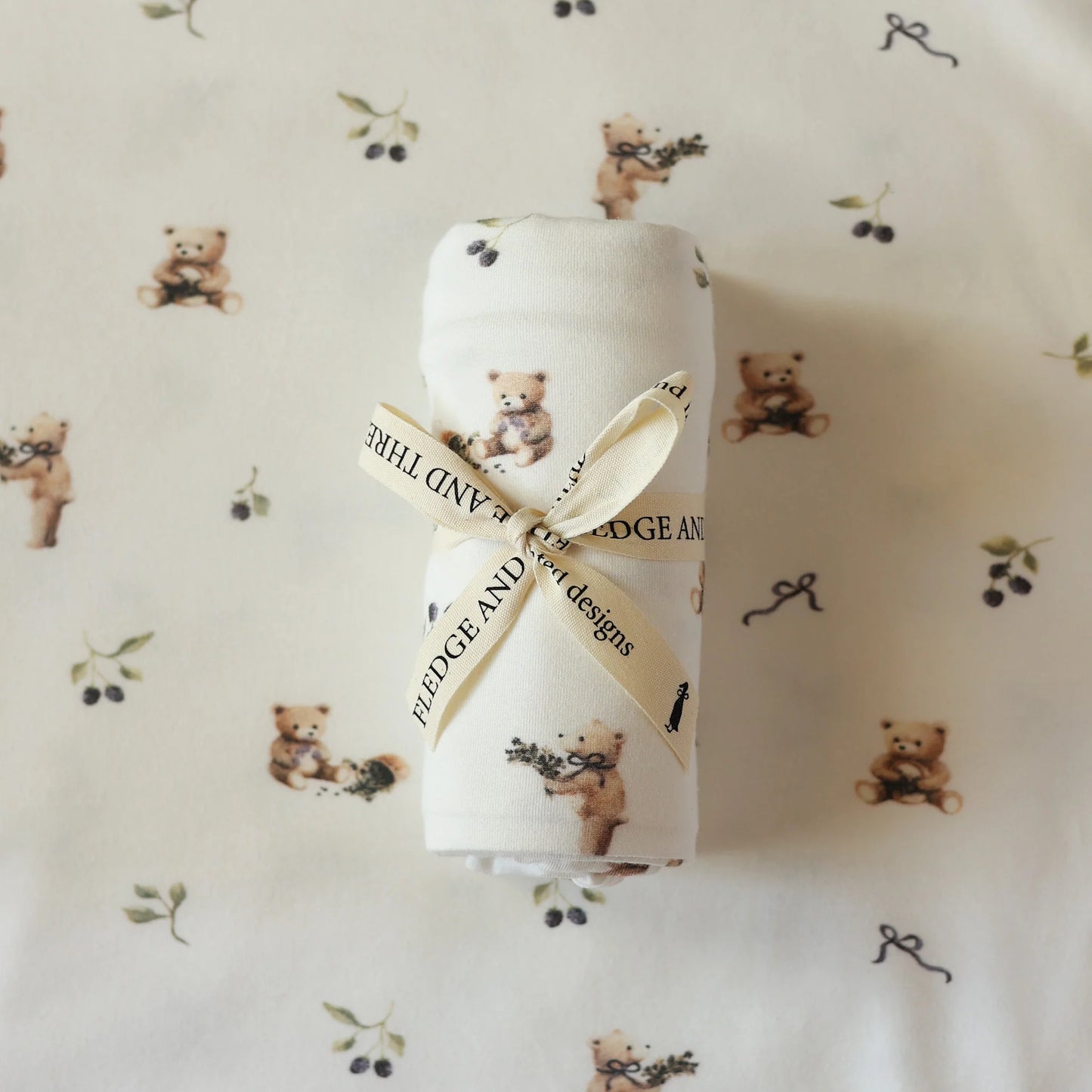 Stretch swaddle - Bear with Berries