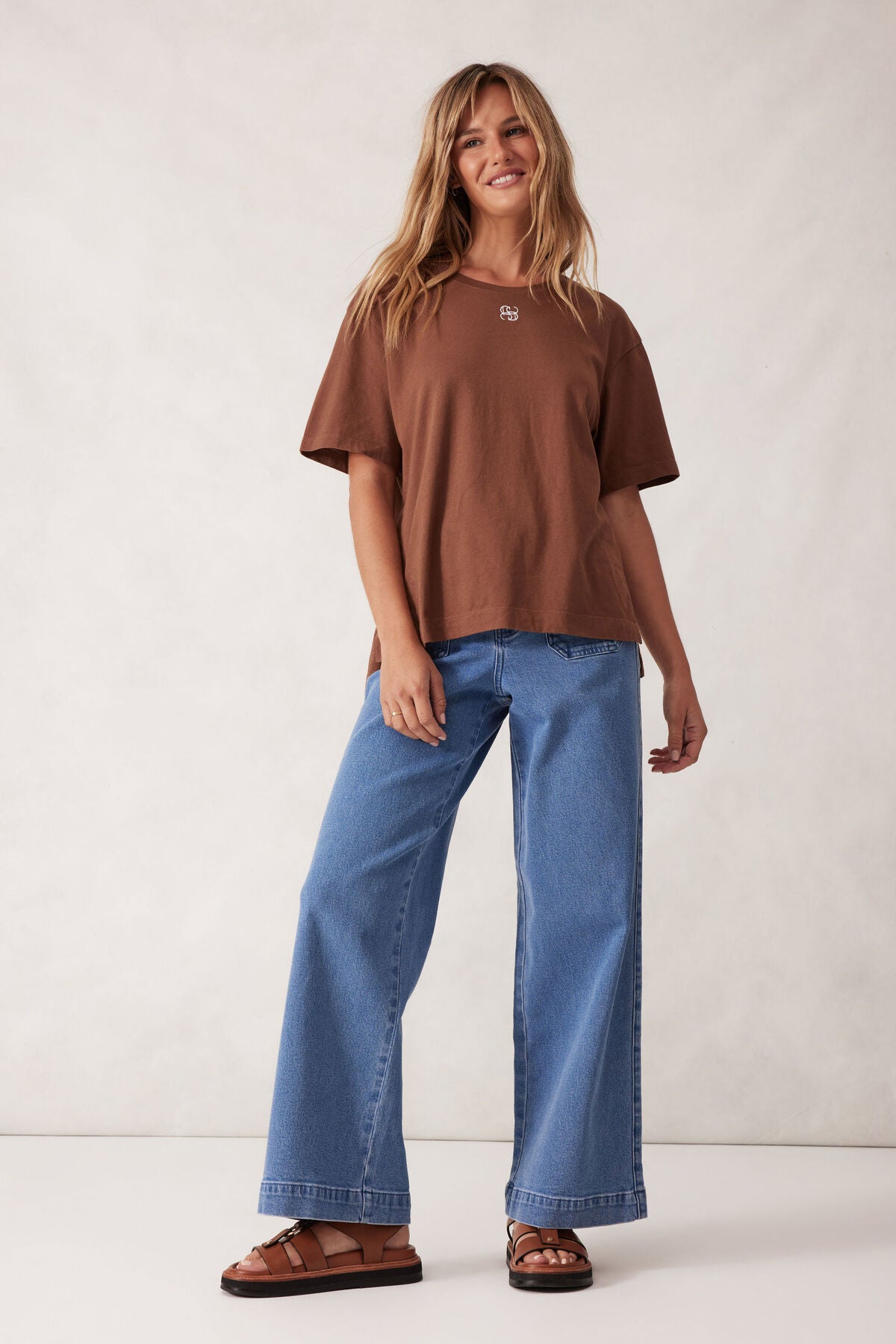 Stevie Slouchy Tee - Milk choc/monogram