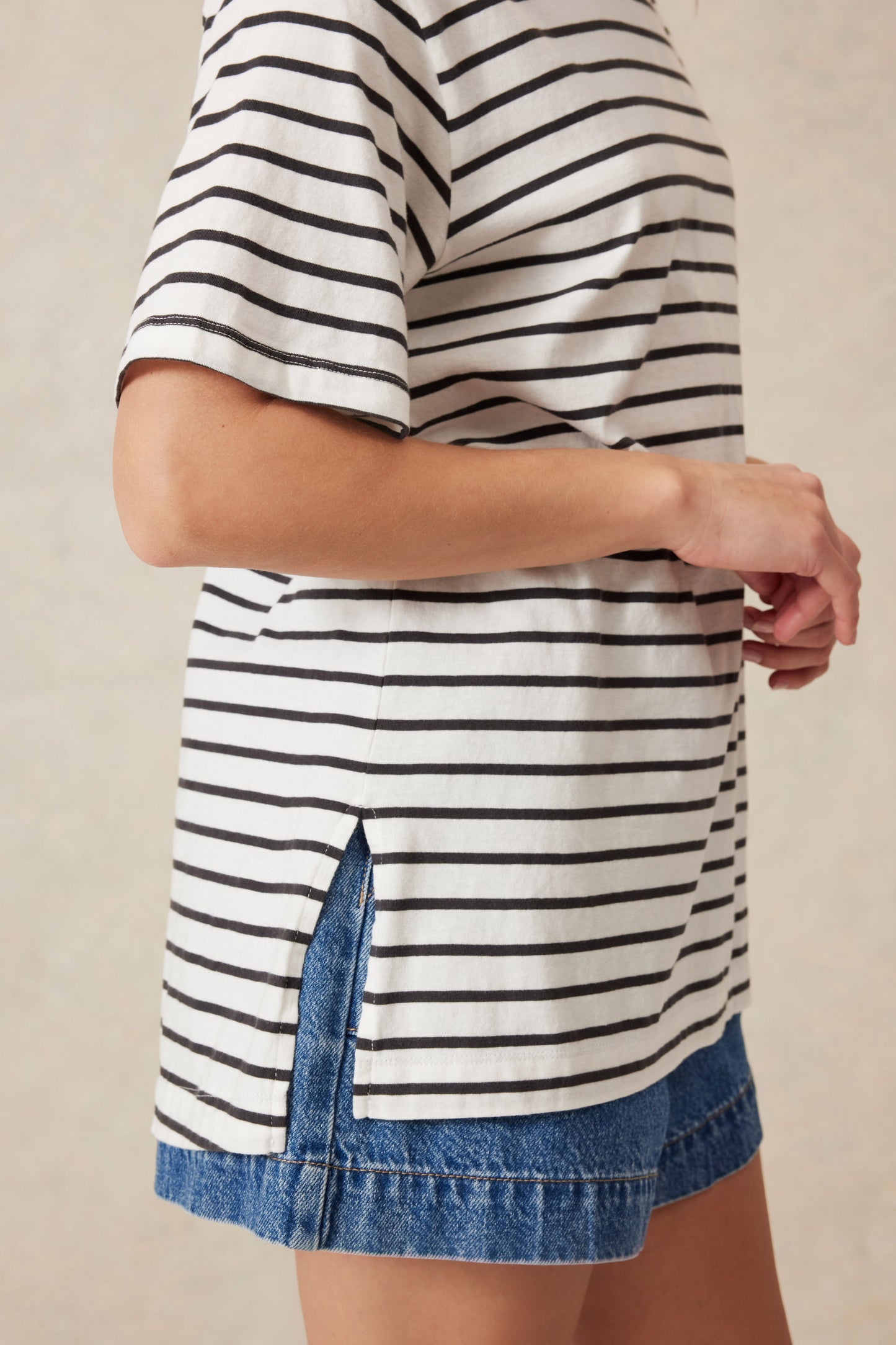 Longline Step Hem Tee - Vanilla/Phantom Fine Stripe