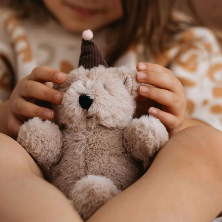 AND THE LITTLE DOG LAUGHED | Wilma Bear