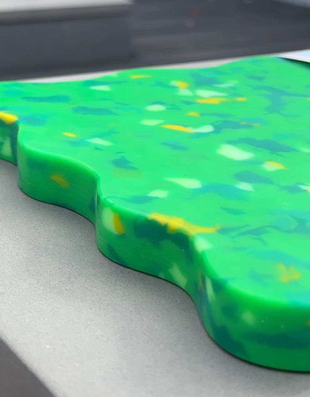 Pinchy Wavy Chopping Board - Seaweedy