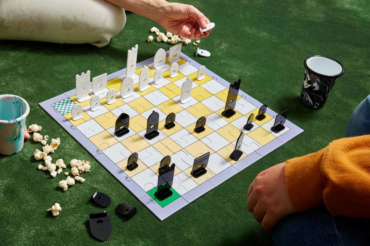 CHESS, CHECKERS, SNAKES & LADDERS - 3 IN 1 GAME SET