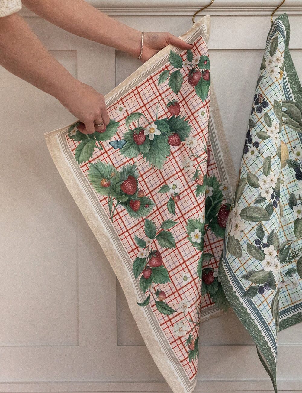 100% Linen Tea Towel - Strawberries