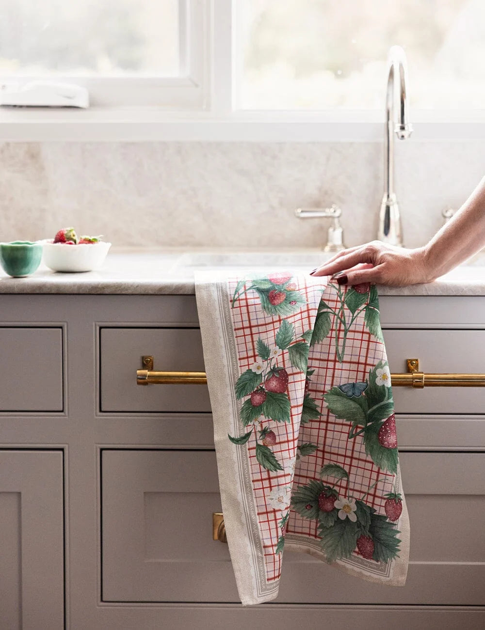 100% Linen Tea Towel - Strawberries